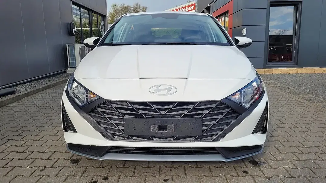 Hyundai i20 - Thumbnail 2