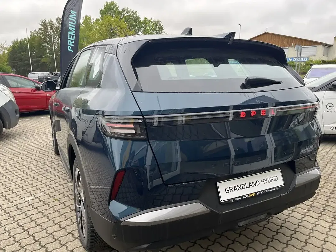 Opel Grandland - Thumbnail 3