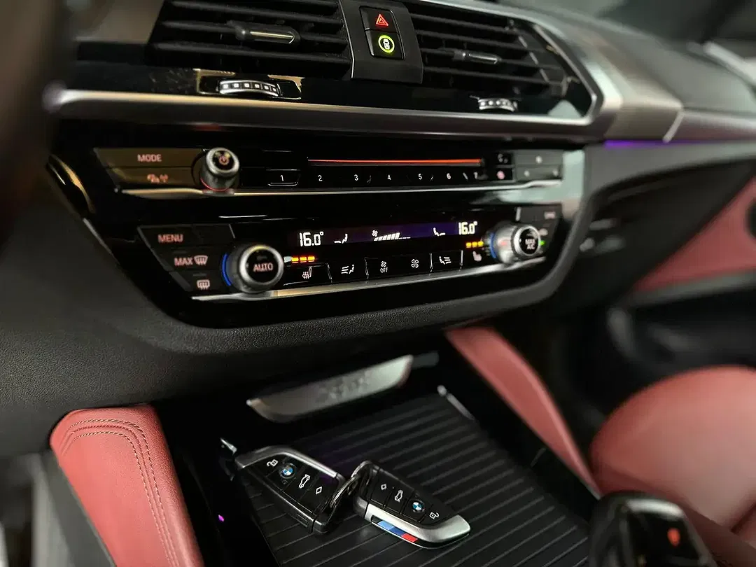 BMW X4 - Thumbnail 12