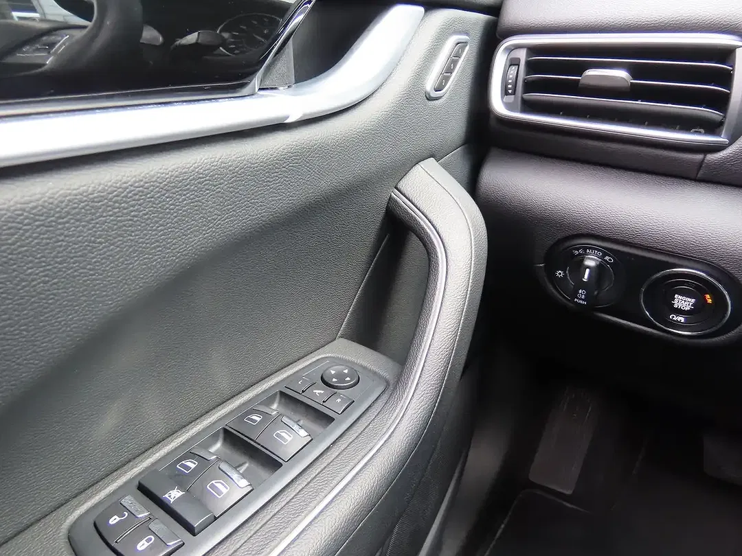 Maserati Levante - Thumbnail 17
