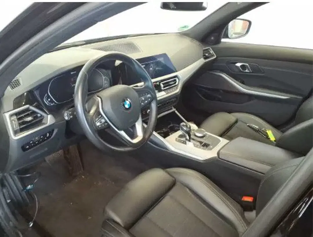 BMW 330 - Thumbnail 6