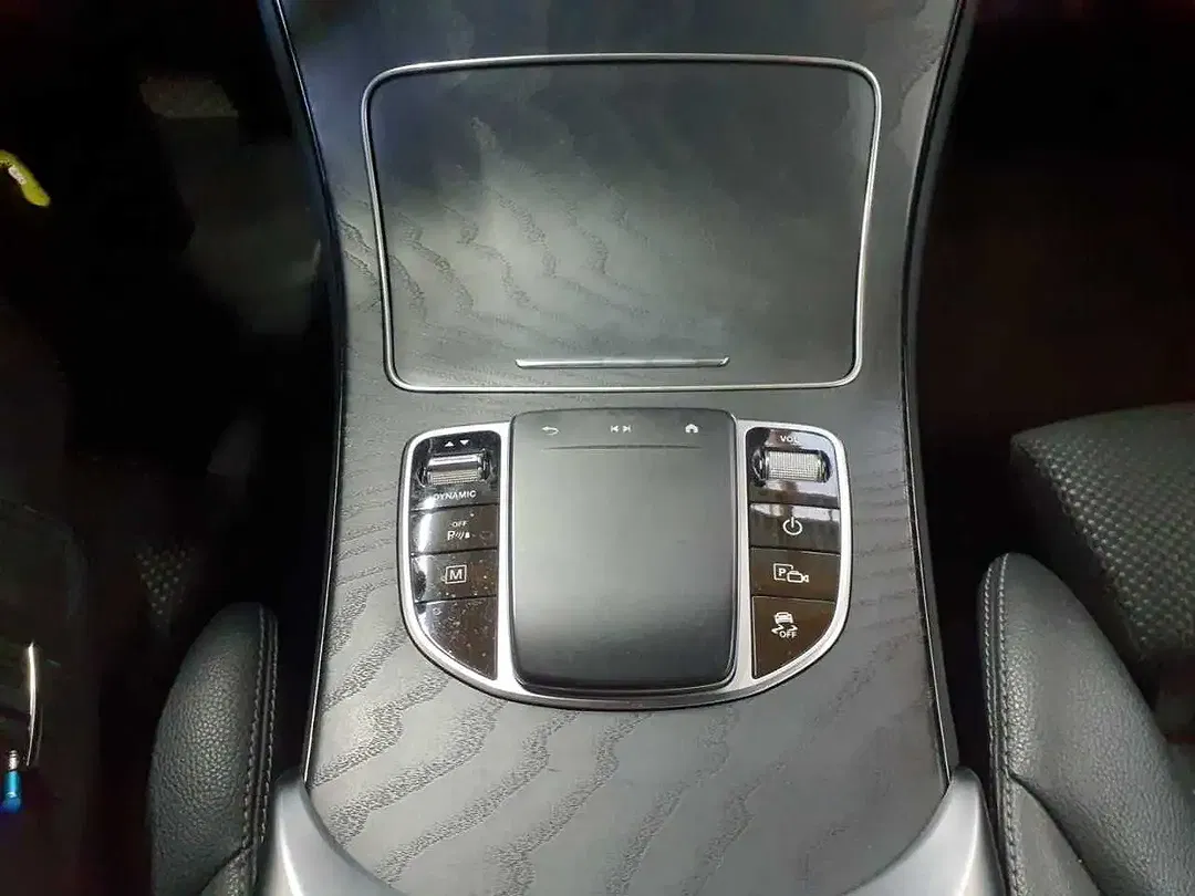 Mercedes-Benz GLC 300 - Thumbnail 10