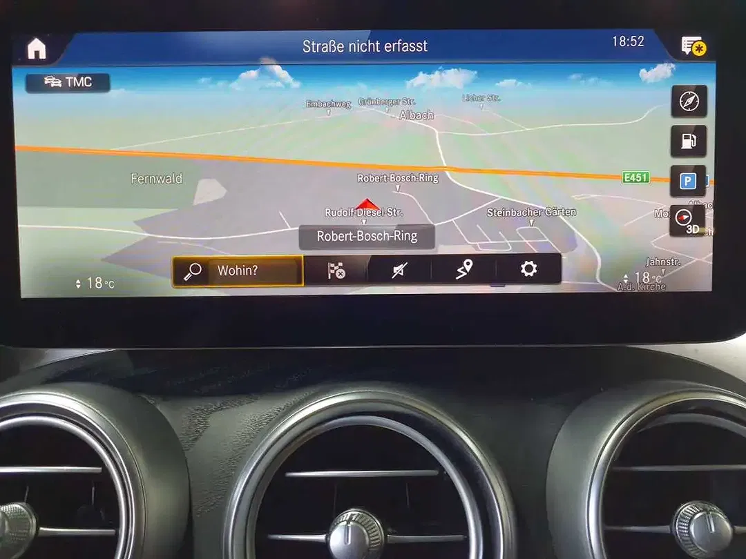 Mercedes-Benz GLC 300 - Thumbnail 12