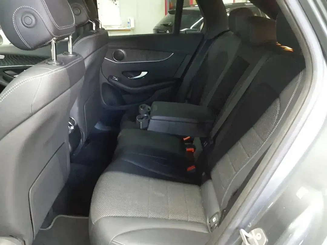 Mercedes-Benz GLC 300 - Thumbnail 14