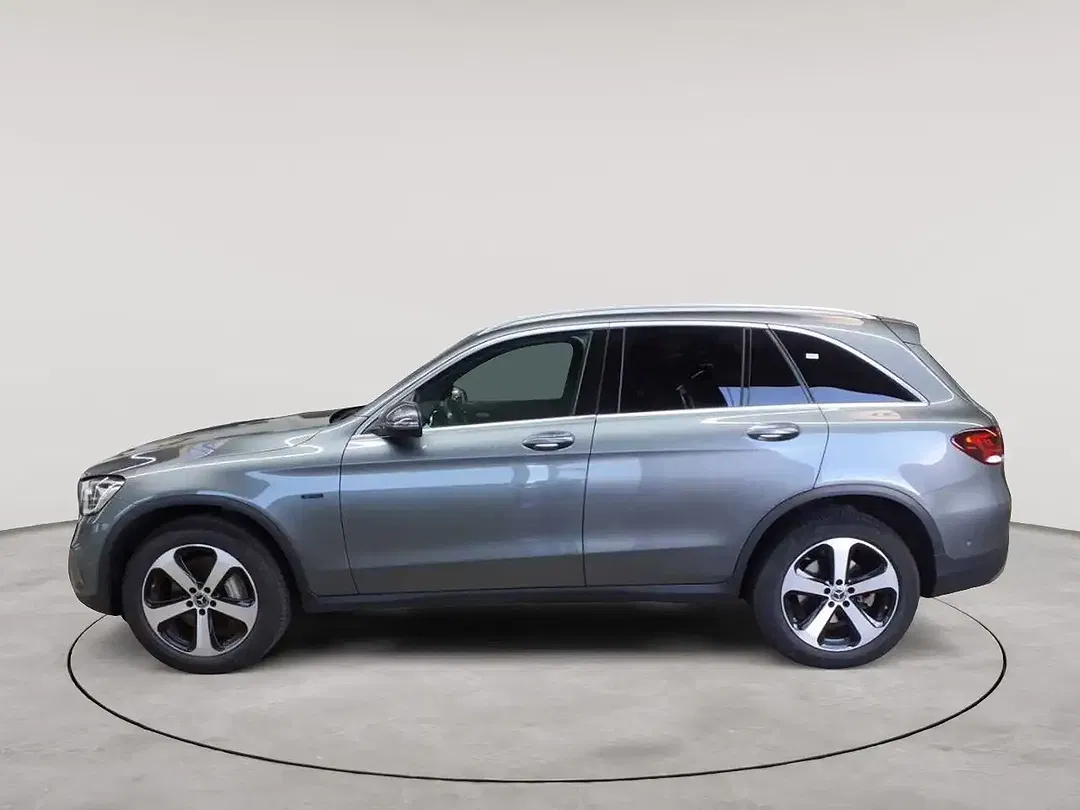 Mercedes-Benz GLC 300 - Thumbnail 6