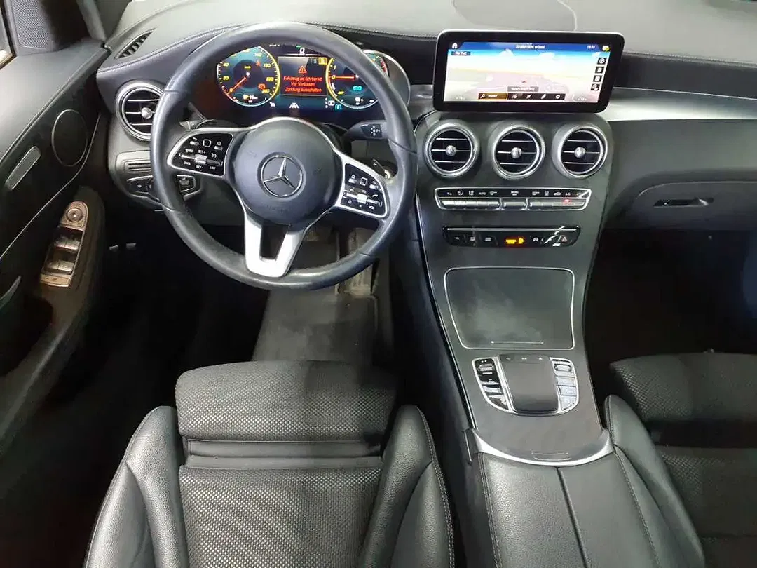 Mercedes-Benz GLC 300 - Thumbnail 9