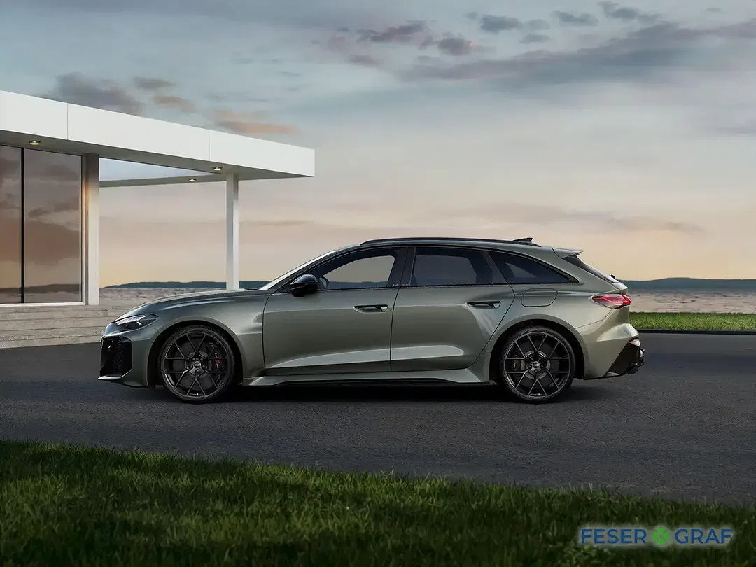 Audi RS5 - Thumbnail 3