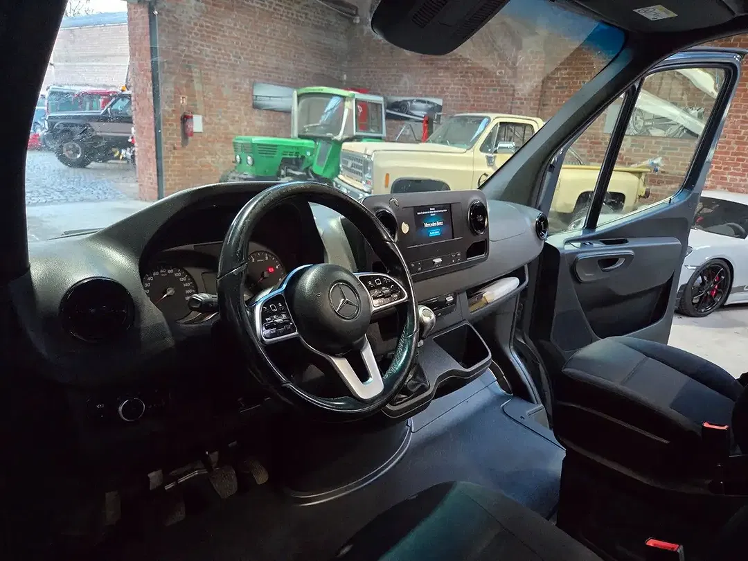 Mercedes-Benz Sprinter - Thumbnail 12