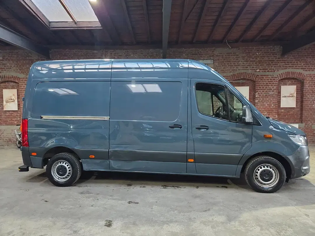 Mercedes-Benz Sprinter - Thumbnail 4