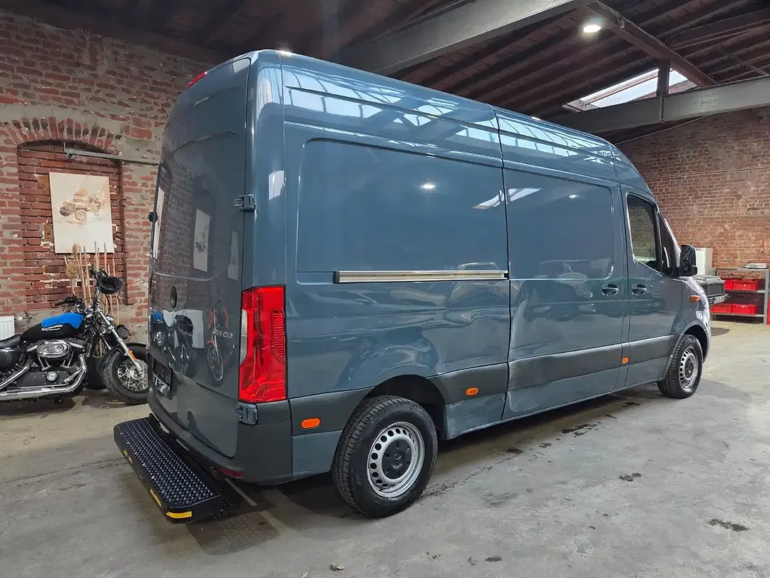 Mercedes-Benz Sprinter - Thumbnail 5