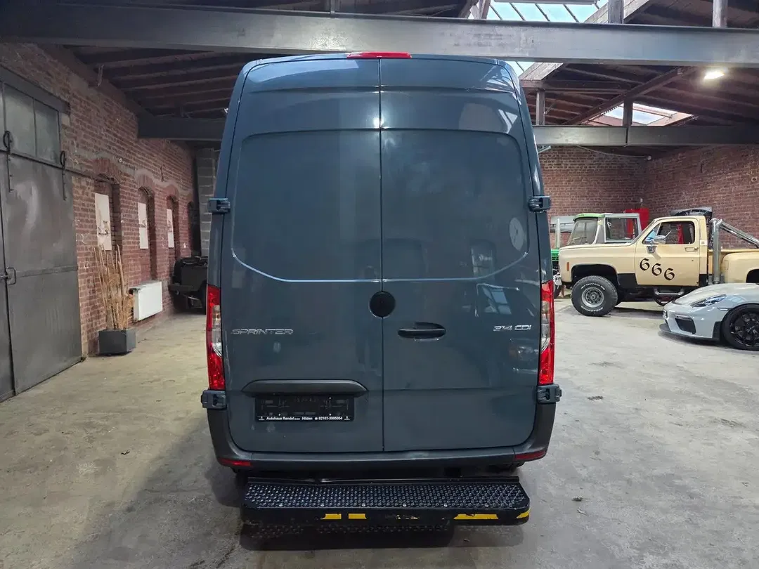 Mercedes-Benz Sprinter - Thumbnail 6