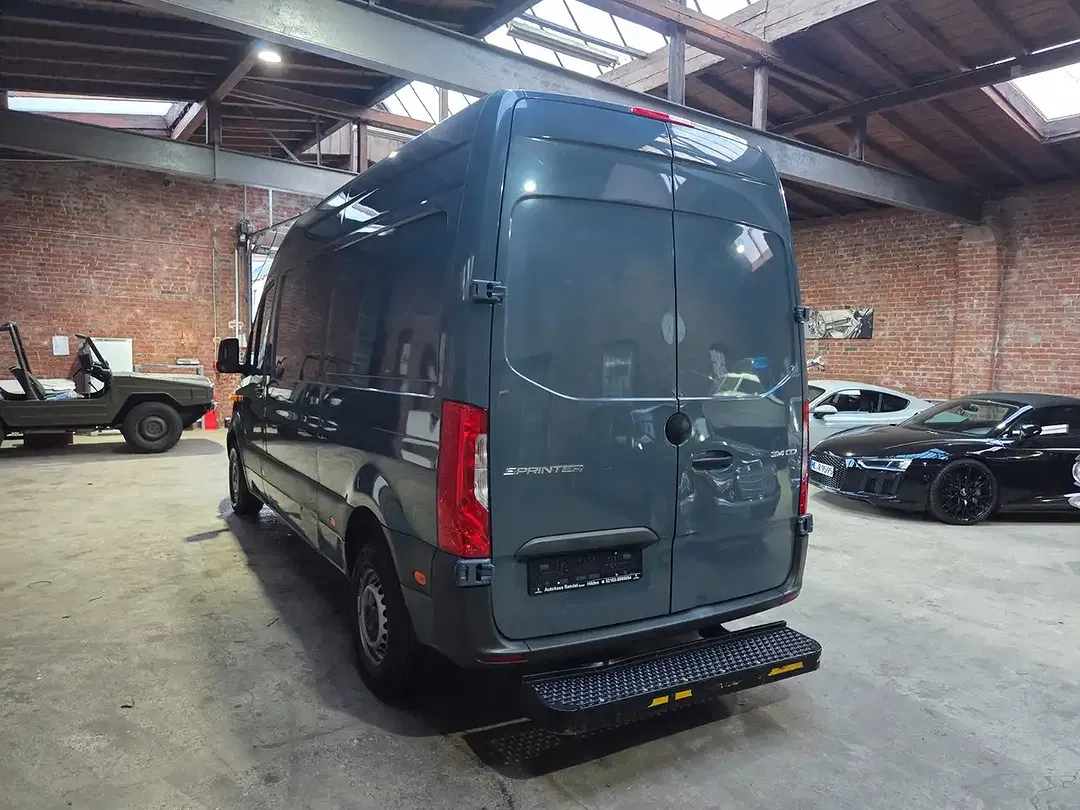 Mercedes-Benz Sprinter - Thumbnail 7