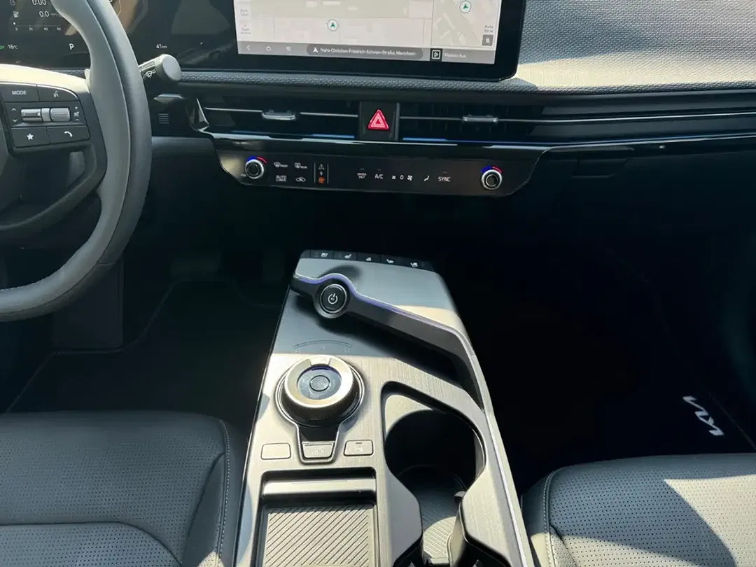 Kia EV6 - Thumbnail 11