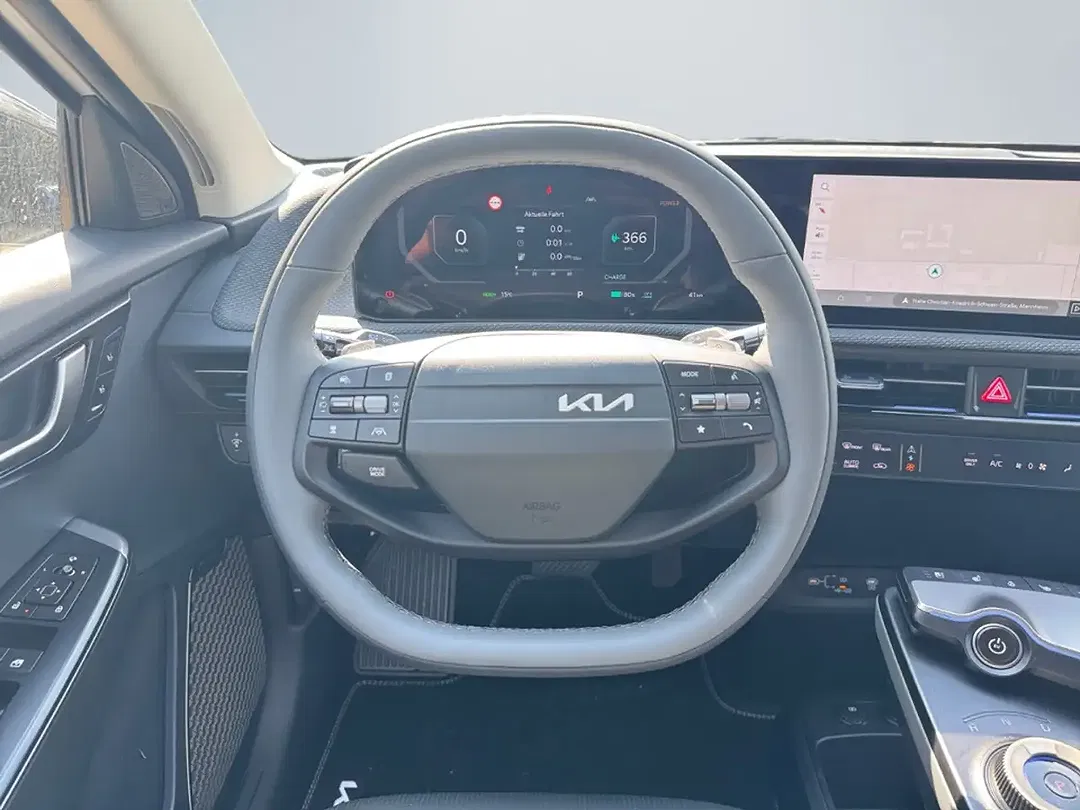 Kia EV6 - Thumbnail 12