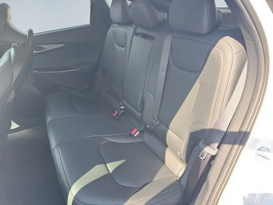 Kia EV6 - Thumbnail 13