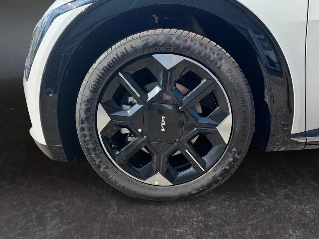 Kia EV6 - Thumbnail 14