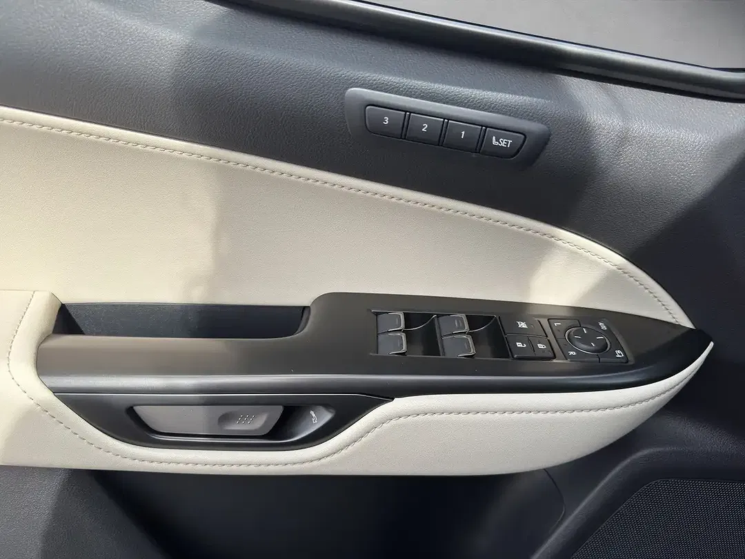 Lexus NX 350h - Thumbnail 12