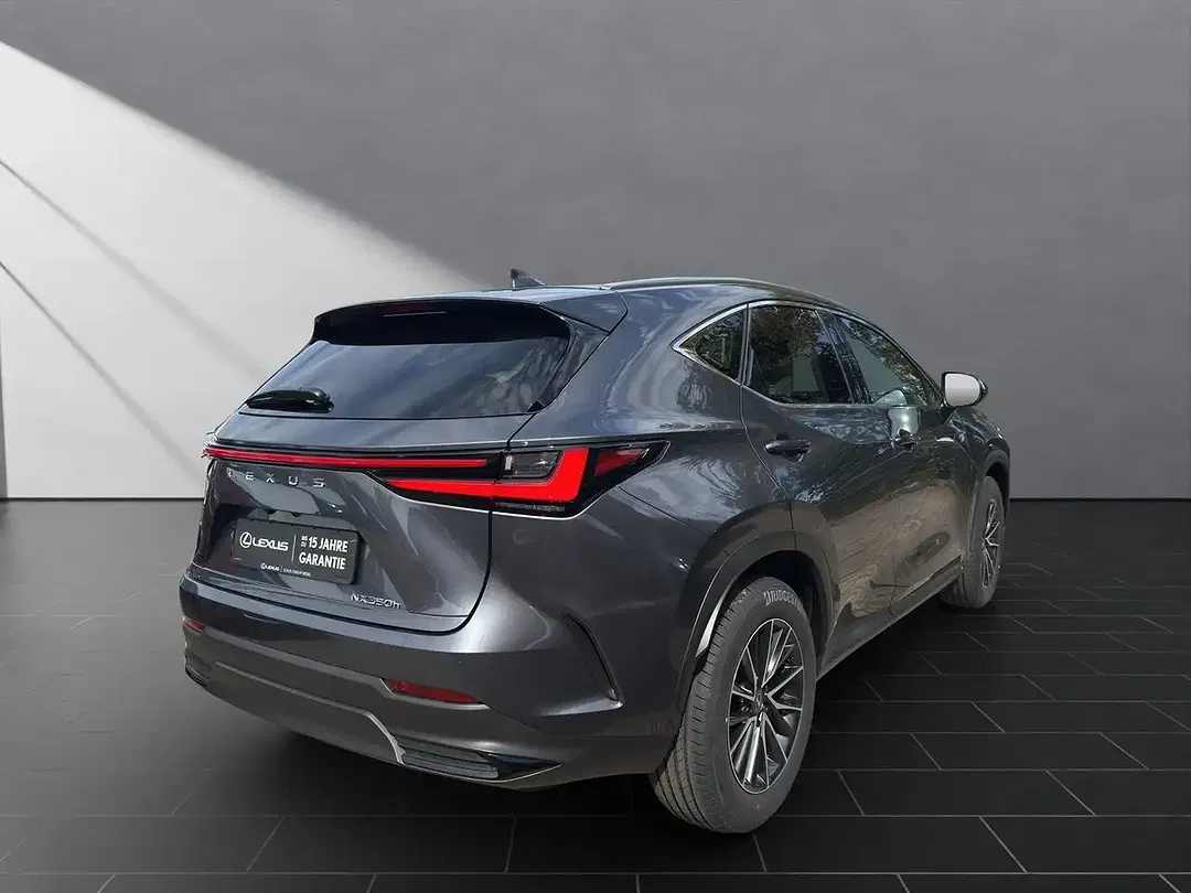Lexus NX 350h - Thumbnail 5