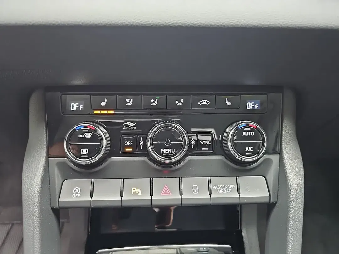 Skoda Karoq - Thumbnail 11