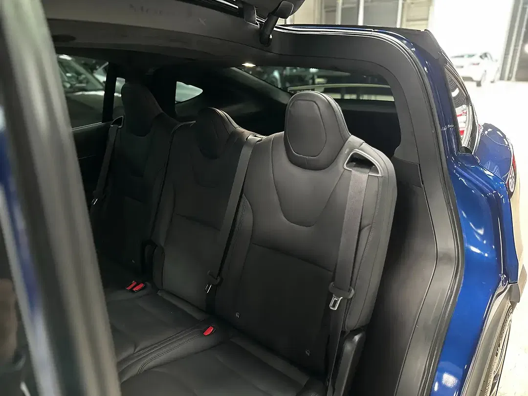 Tesla Model X - Thumbnail 14