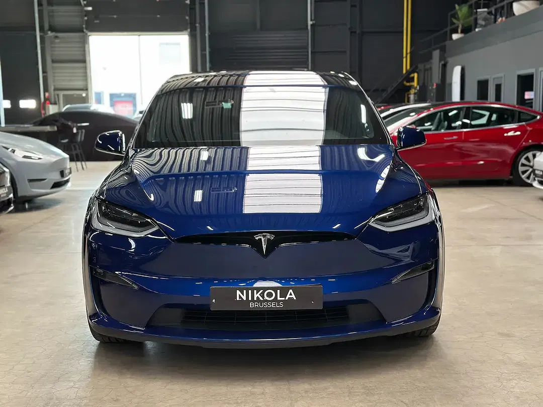 Tesla Model X - Thumbnail 3
