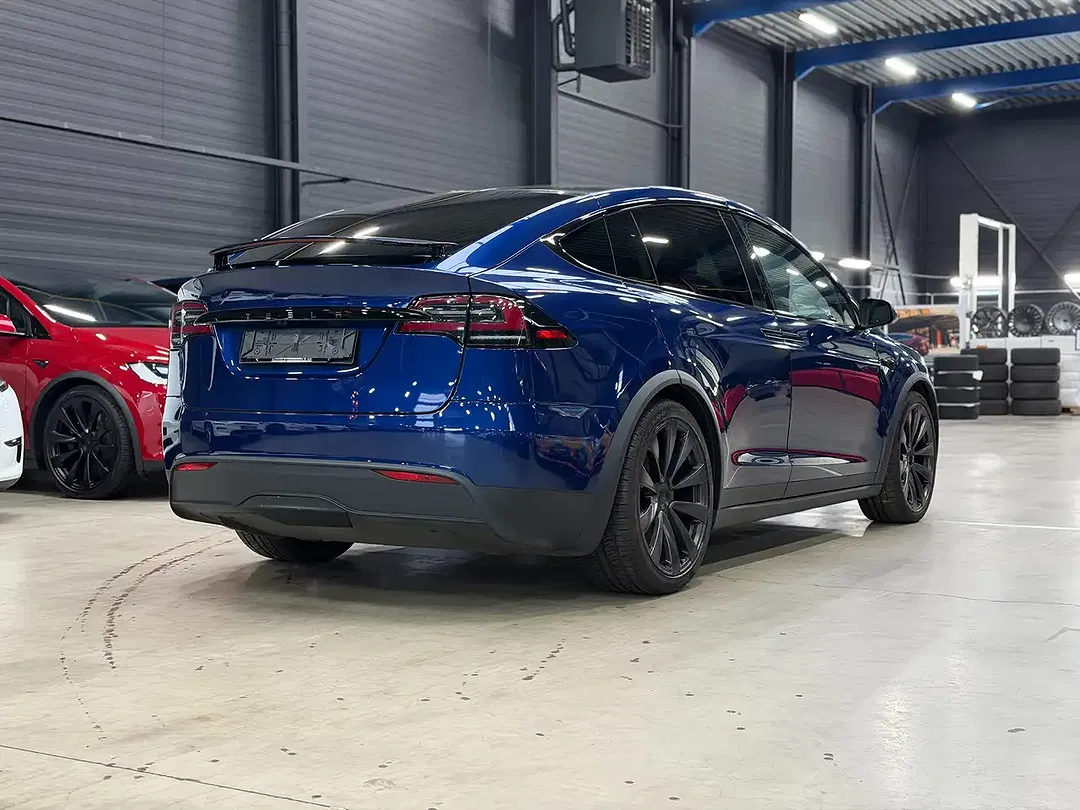 Tesla Model X - Thumbnail 7