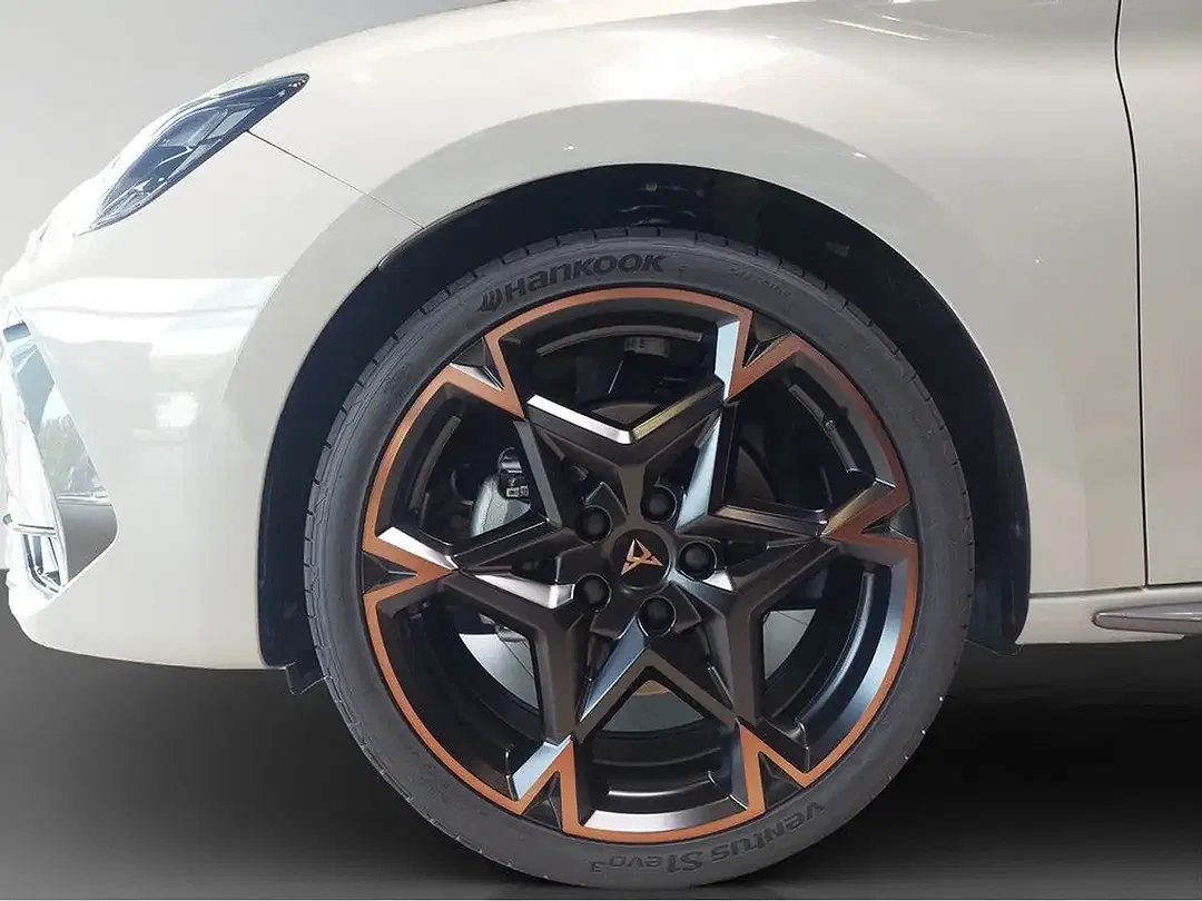 CUPRA Leon - Thumbnail 9