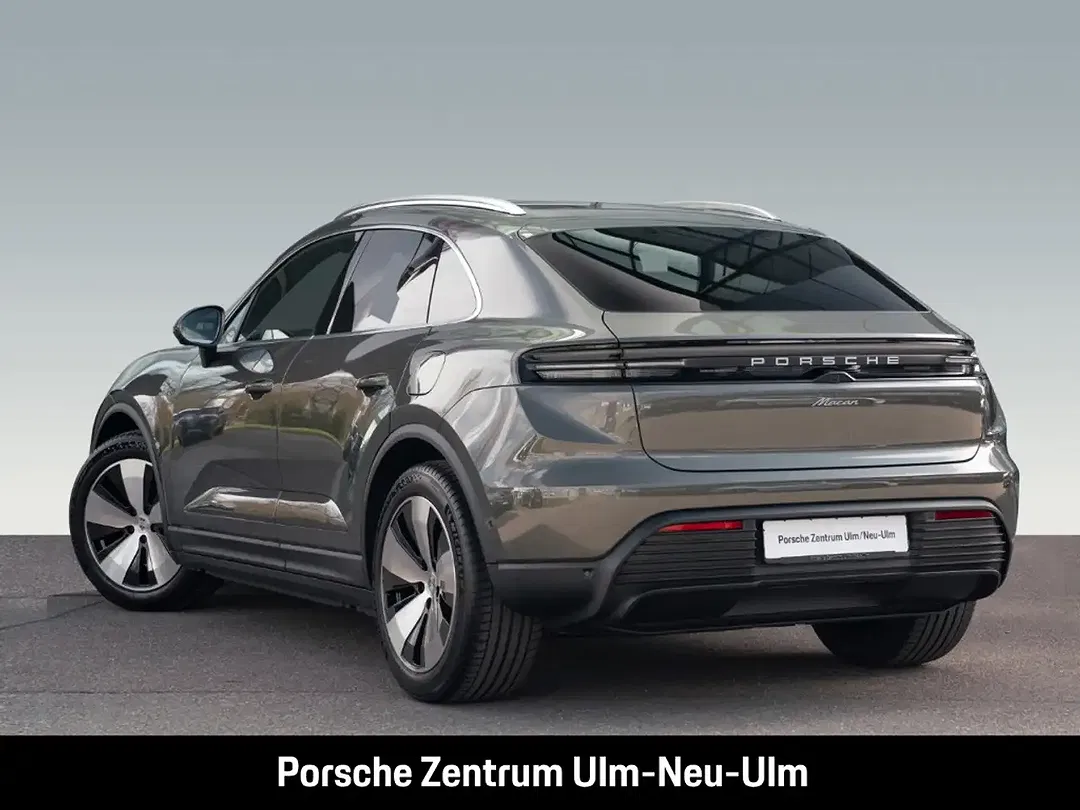 Porsche Macan - Thumbnail 3