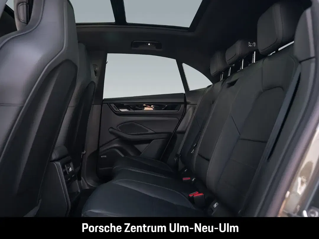 Porsche Macan - Thumbnail 6