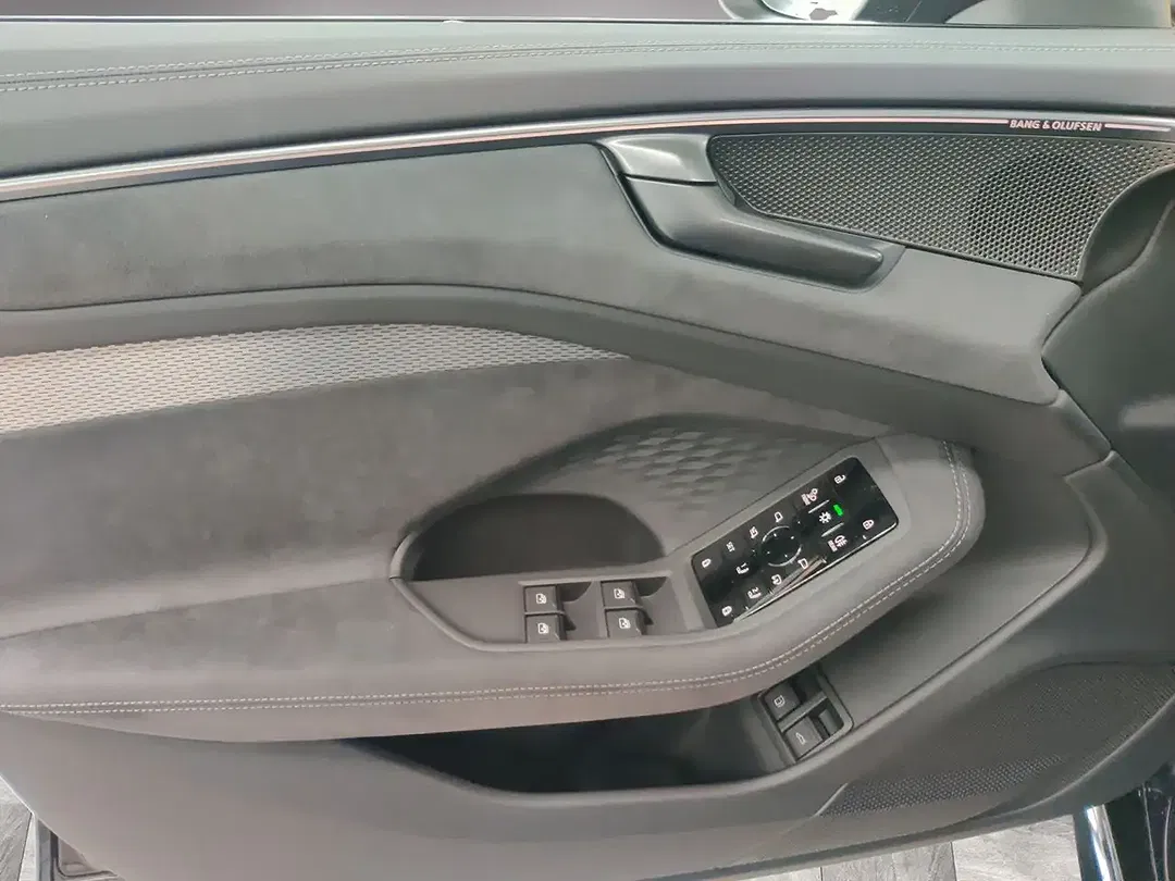 Audi A6 - Thumbnail 11