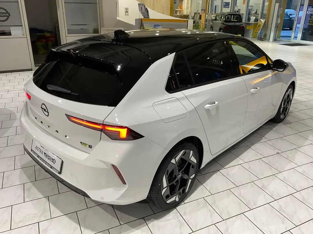 Opel Astra - Thumbnail 4