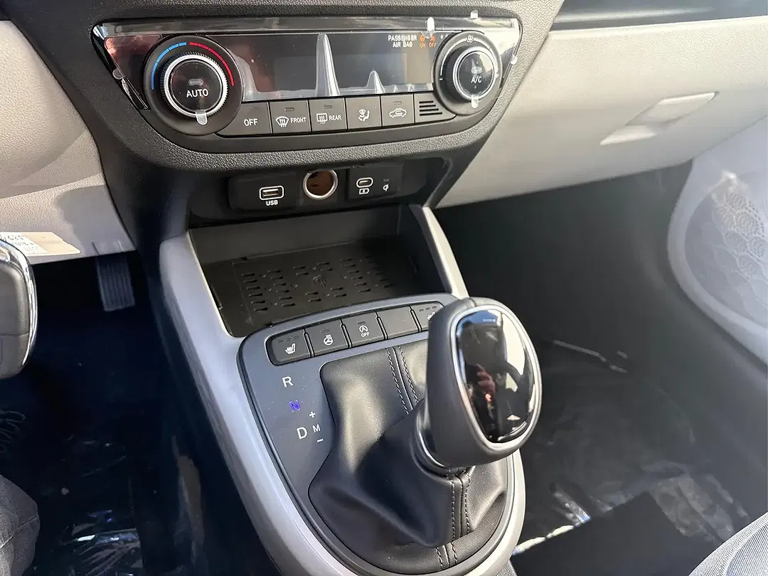 Hyundai i10 - Thumbnail 13