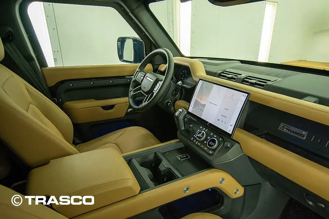 Land Rover Defender - Thumbnail 12