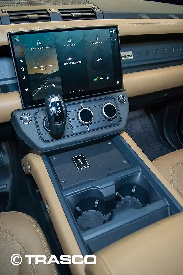 Land Rover Defender - Thumbnail 13