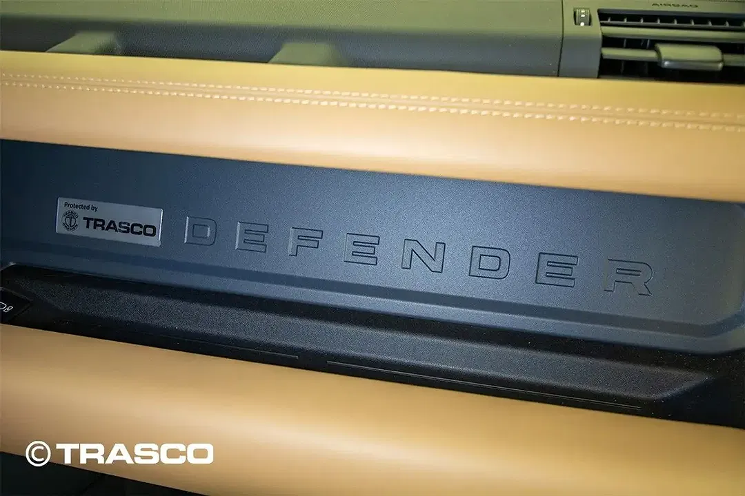 Land Rover Defender - Thumbnail 14