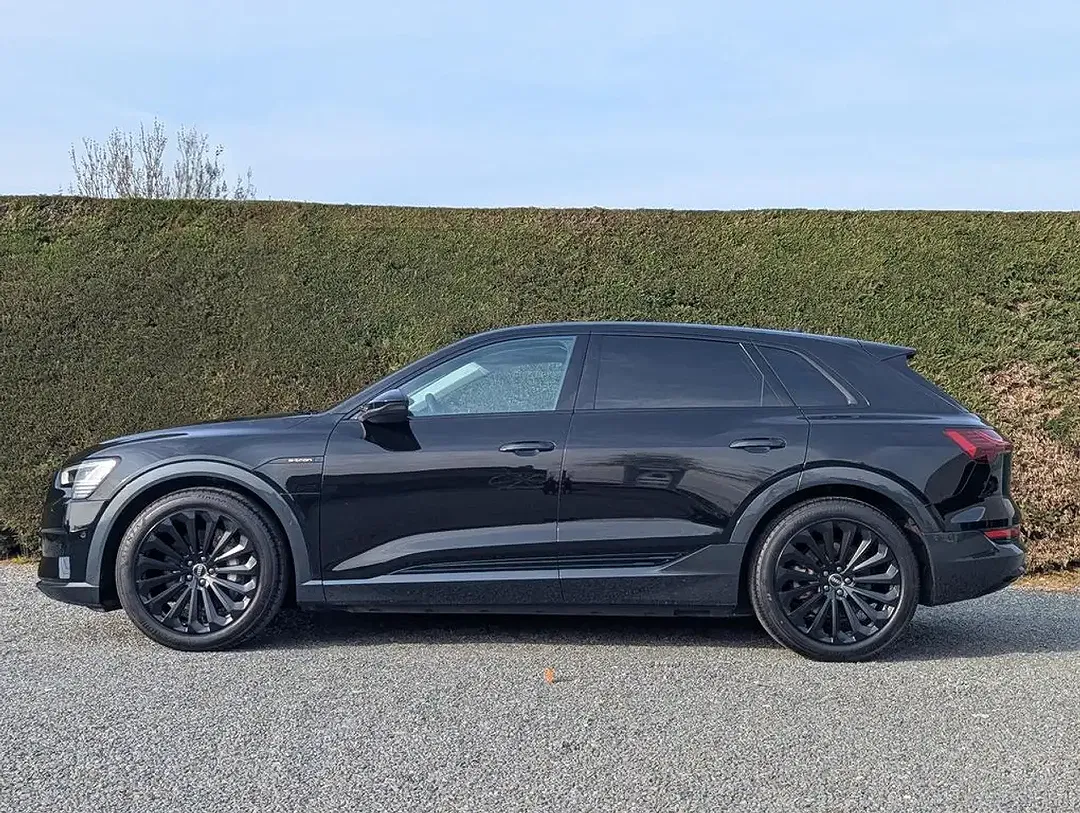 Audi Q8 e-tron - Thumbnail 2