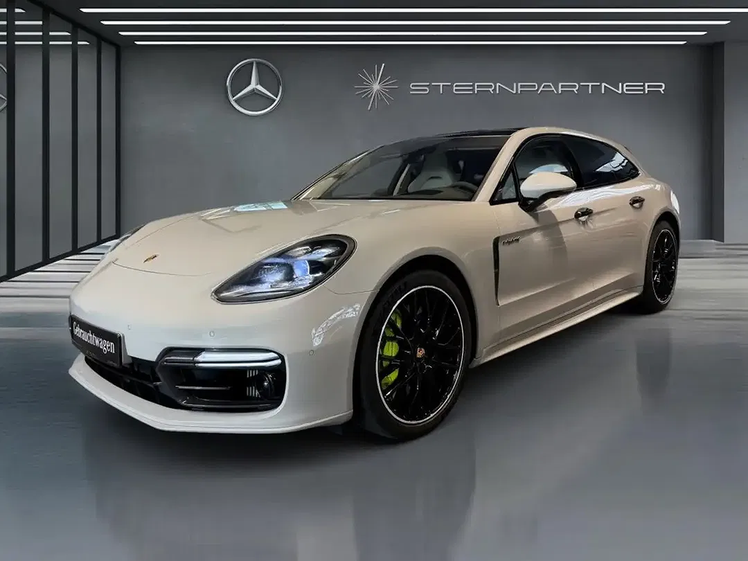 Porsche Panamera - Thumbnail 1