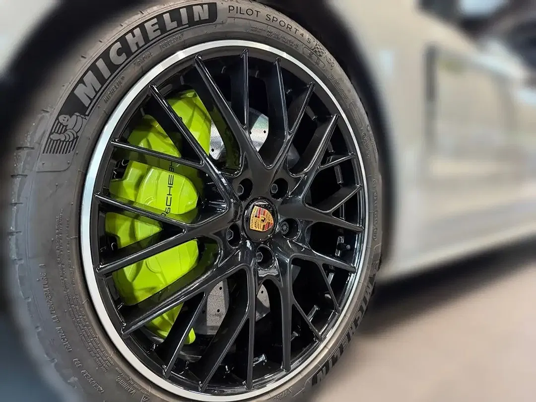 Porsche Panamera - Thumbnail 3