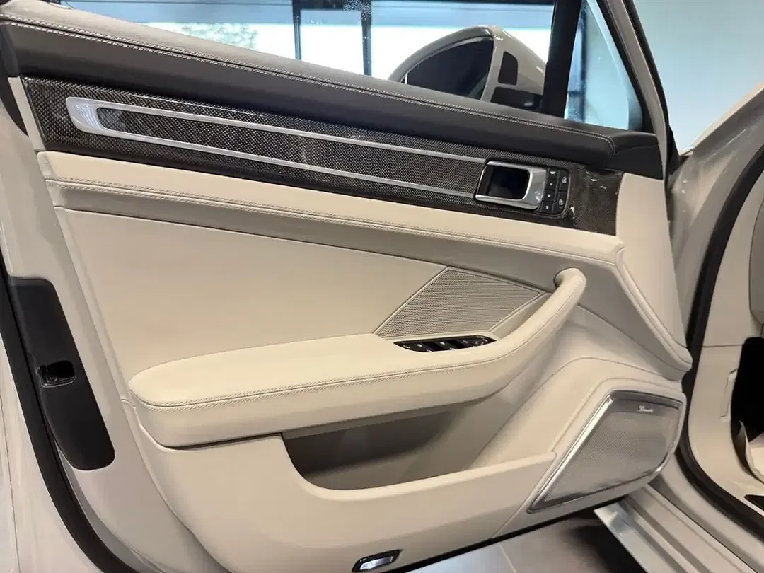 Porsche Panamera - Thumbnail 4