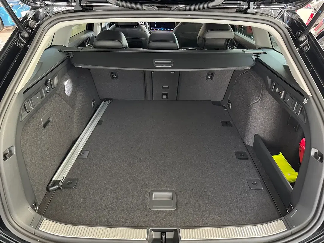 Volkswagen Passat Variant - Thumbnail 9