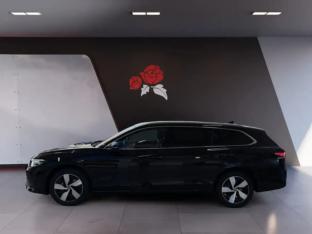 Volkswagen Passat Variant - Thumbnail 1