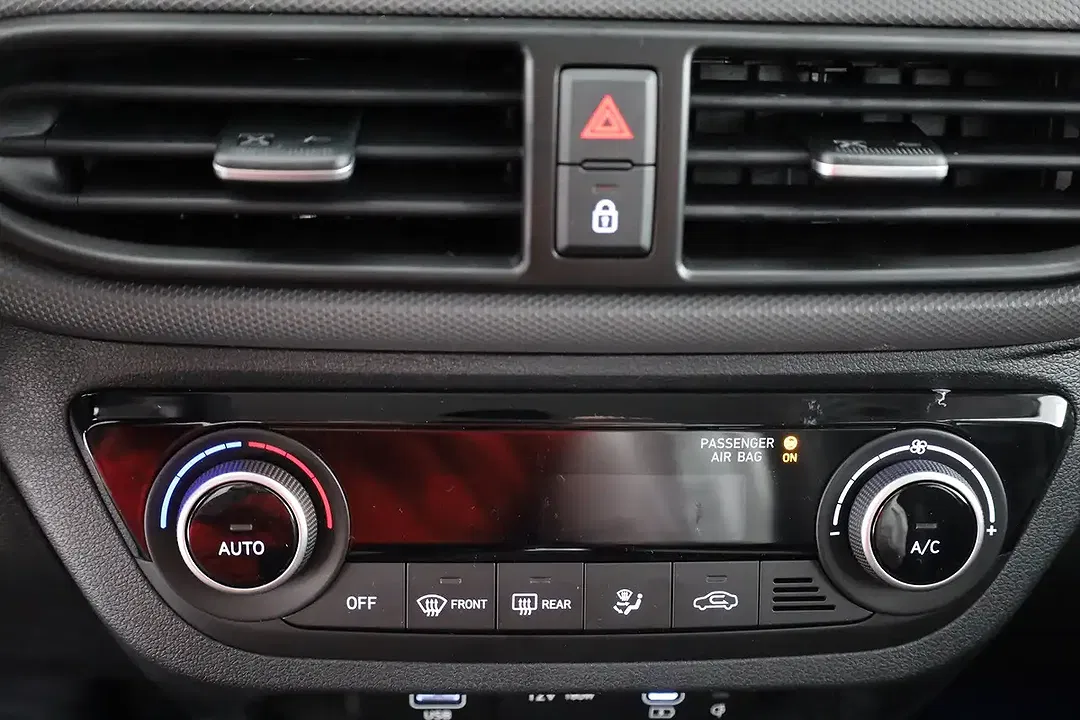 Hyundai i10 - Thumbnail 11
