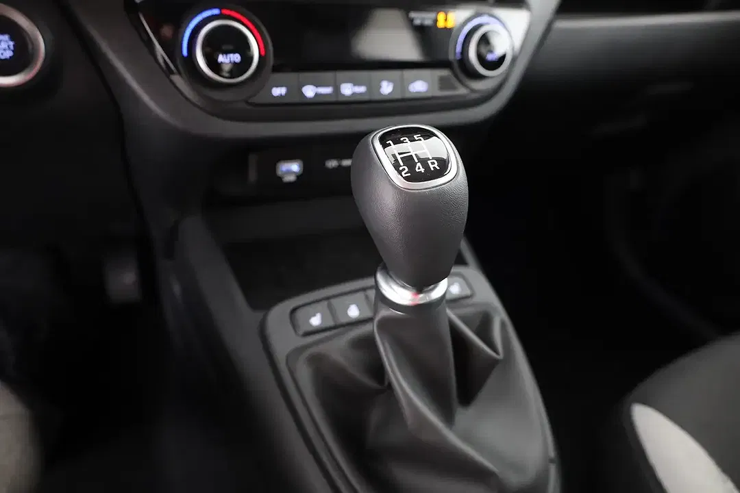 Hyundai i10 - Thumbnail 14