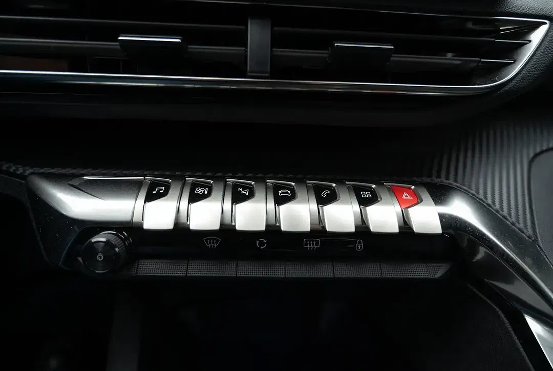 Peugeot 3008 - Thumbnail 11