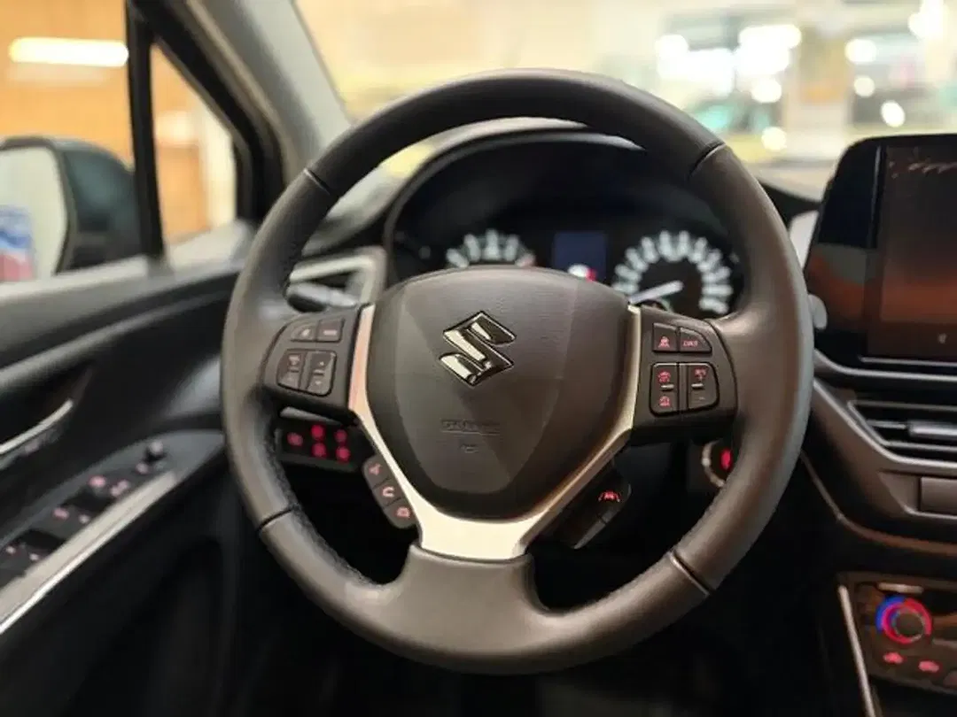 Suzuki SX4 S-Cross - Thumbnail 12