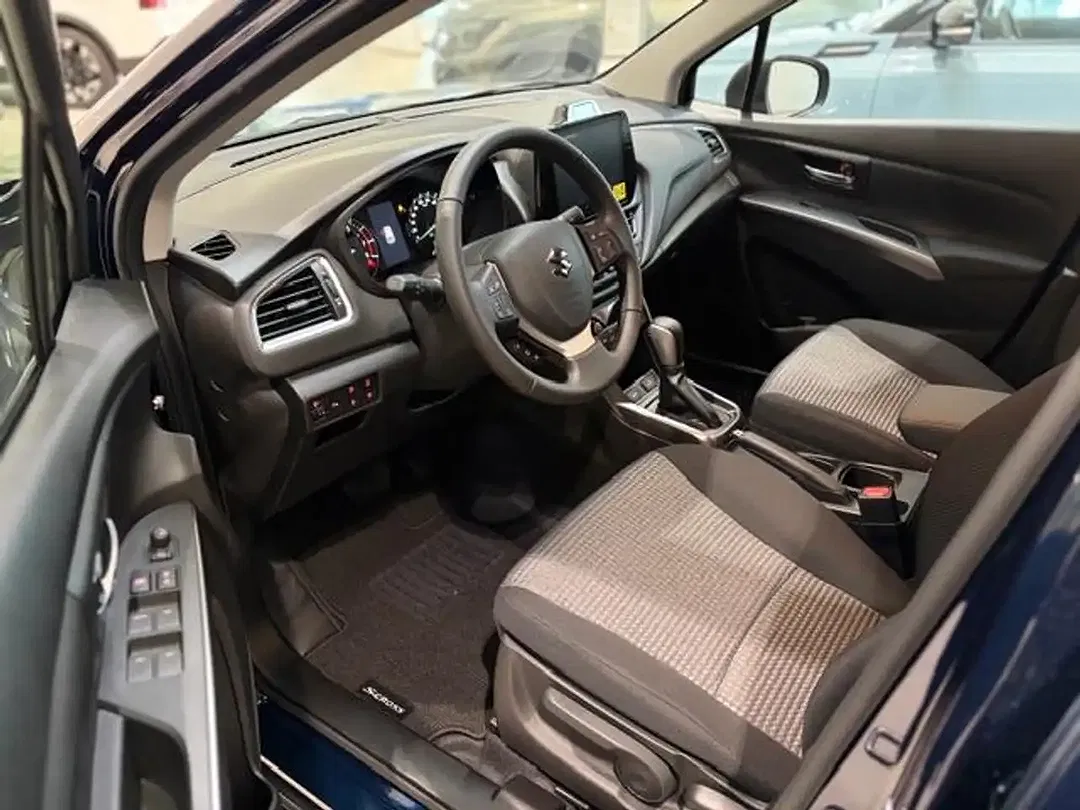 Suzuki SX4 S-Cross - Thumbnail 8