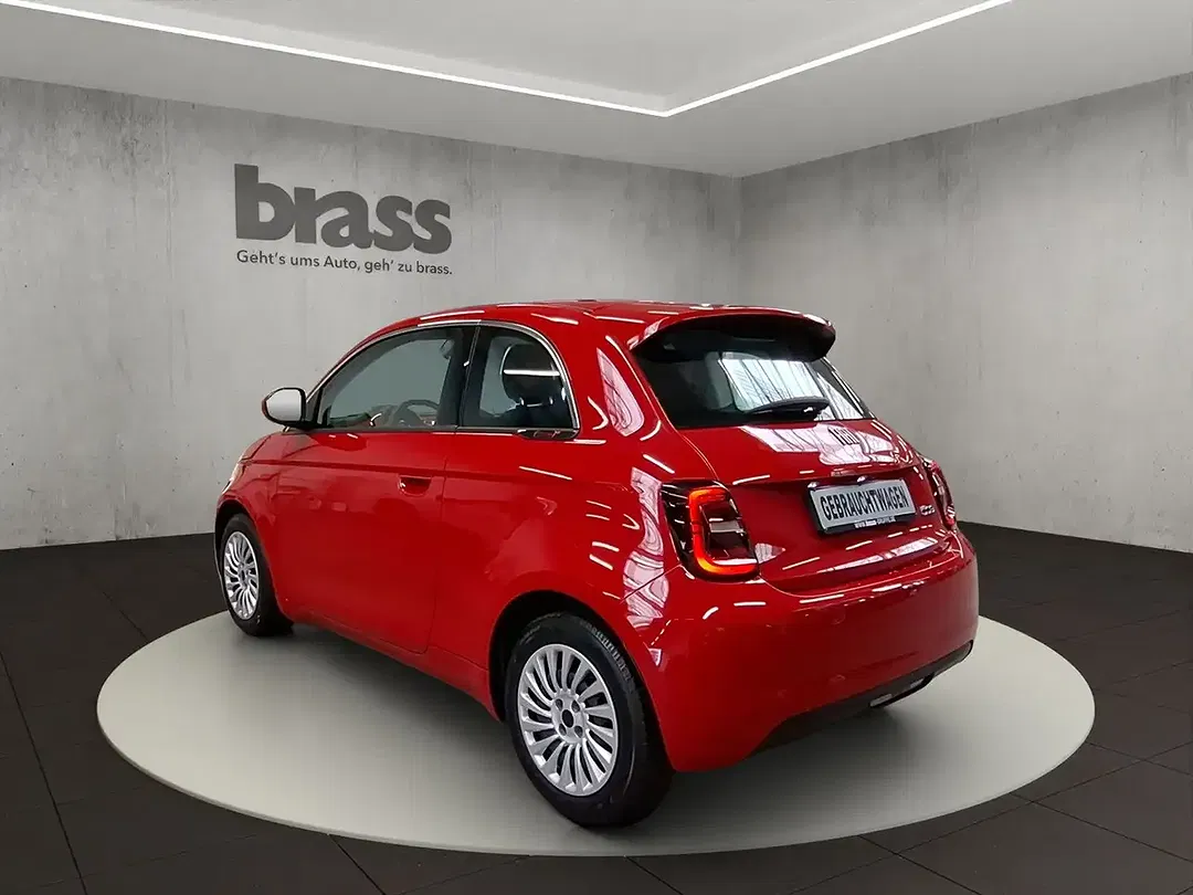 Fiat 500e - Thumbnail 2