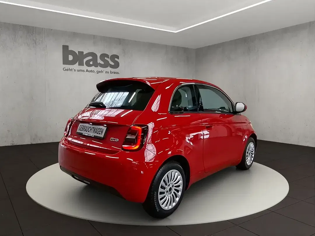Fiat 500e - Thumbnail 3