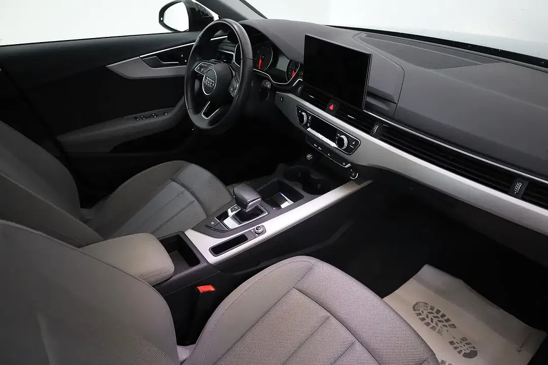 Audi A4 - Thumbnail 3