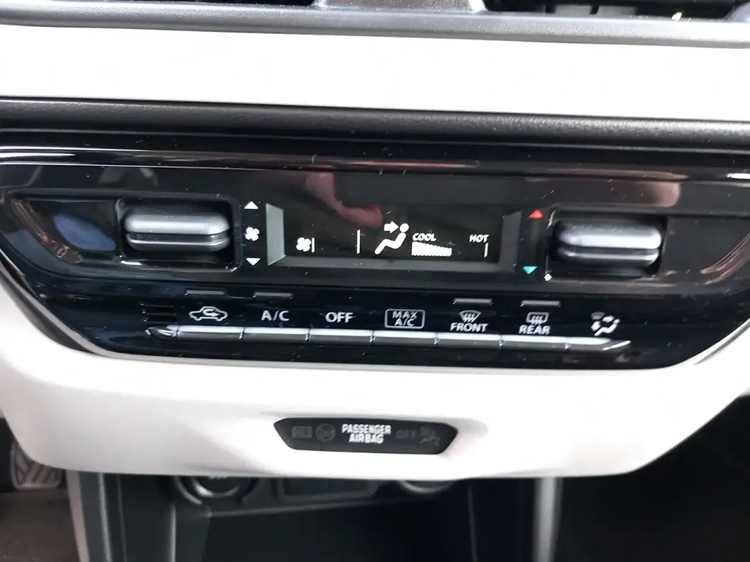 Suzuki Swift - Thumbnail 10